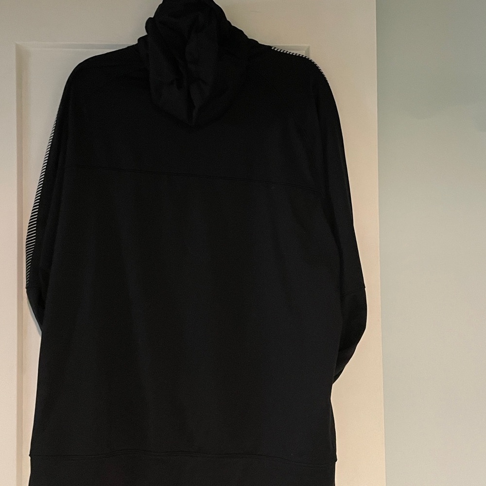 American Eagle Size XL Black Hoodie Warm Poly/Elastane Gray Accents on Sleeves - Picture 6 of 9